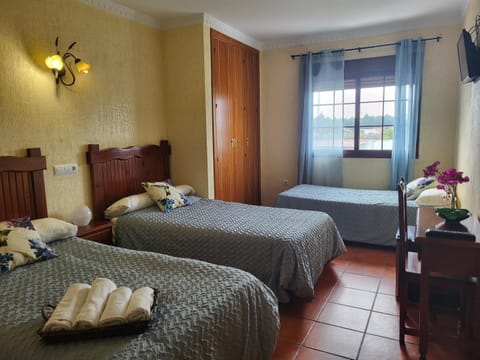 Hostal Rural La Plata Parking Incluido Hotel in Sierra de Cádiz