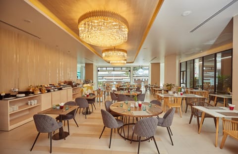Pattaya Sea View Hotel - SHA Extra Plus Hotel in Pattaya City