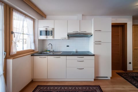 Day, Coffee/tea facilities, Kitchen or kitchenette, Garden view