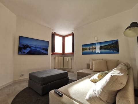 Aura Apartment - Ski In & Ski Out - Cerviniaholidays-com Condo in Breuil-Cervinia