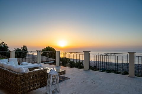 View (from property/room), Balcony/Terrace, Sea view, Sunrise