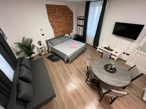 Communal lounge/ TV room, Bed, TV and multimedia, Living room, Photo of the whole room, Dining area, Evening entertainment, Bedroom