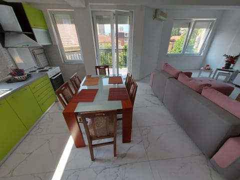 XXL APARTMENTS CiTY CENTAR 1 Apartment in Bitola