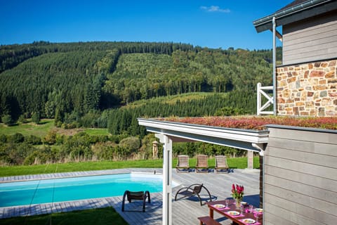 Facade/entrance, View (from property/room), Garden view, Mountain view, Pool view