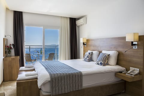 Bed, Sea view