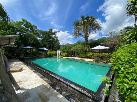 Property building, Swimming pool