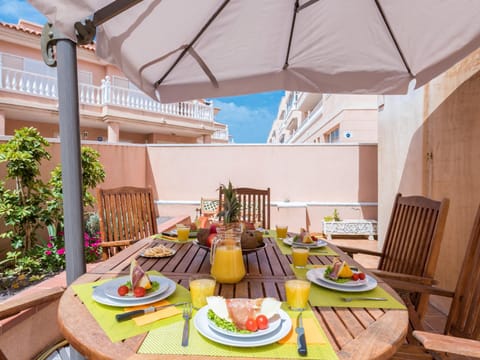 F06 Costa Sol Accommodation, Big Terrace, POOL Apartment in Costa del Silencio