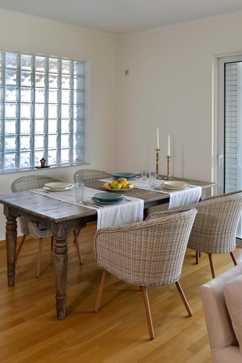 Boutique Penthouse next to Stavros Niarchos Foundation Apartment in Kallithea