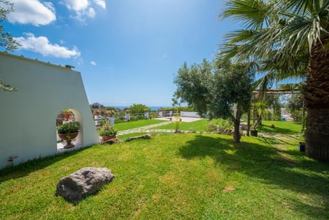 Sorgeto Garden Bed and Breakfast in Forio