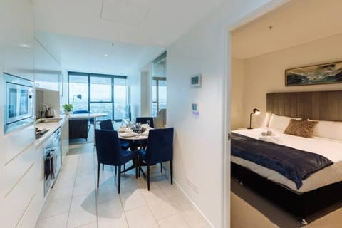 AirTrip Apartment on Margaret Street in CBD Bed and Breakfast in Kangaroo Point