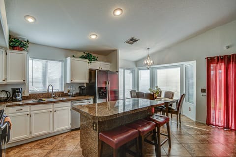 Dining area, Communal kitchen