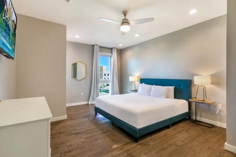 Fully-Furnished Townhouse with Luxury Amenities Haus in New Orleans