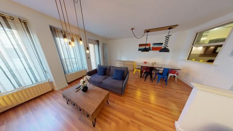 TV and multimedia, Living room, Seating area, Dining area