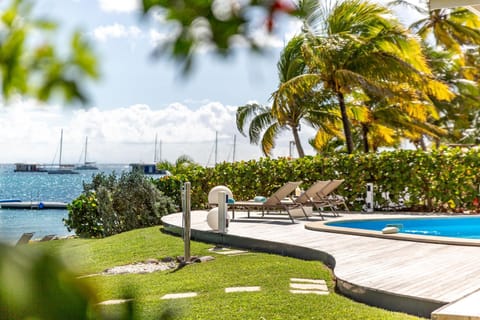 Villa Marine 5 étoiles sur la plage du lagon à deux pas du golf Villa in Guadeloupe