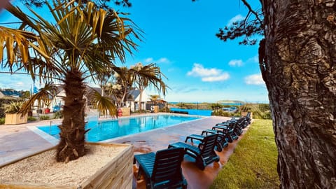 Swimming pool, Swimming pool