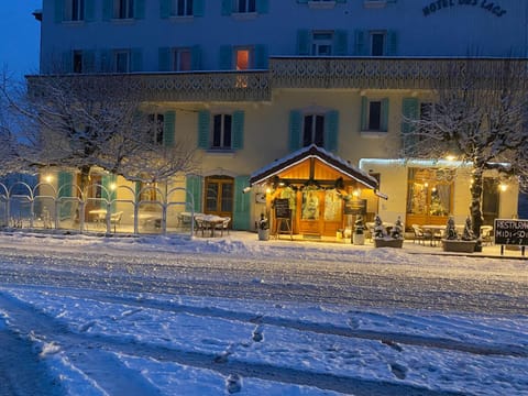 Property building, Facade/entrance, Winter