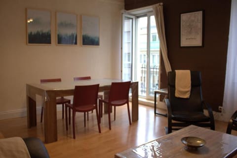 Le MONTREAL F3 (2 chambres) Centre Ville/ GareTGV Condo in Mulhouse
