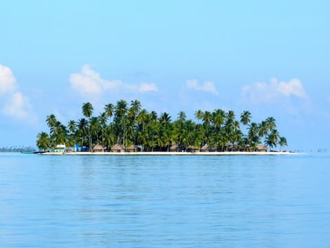 San Blas Islands - Private Cabin Over-the-Ocean + Meals + Island Tours Chalet in Panama