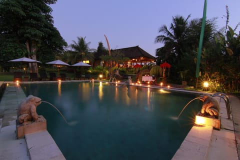 Swimming pool, Swimming pool