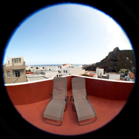 Apartamento Mar y Sol Tamaduste con terracita y barbacoa a 12 metros del mar House in El Hierro