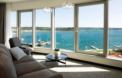 Bedroom, Sea view