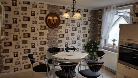 Photo of the whole room, Dining area