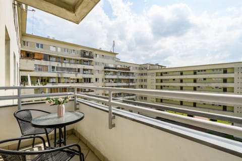 Gama Home Kondratowicza18 Apartment in Warsaw