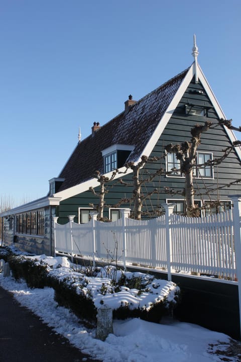 Property building, Winter