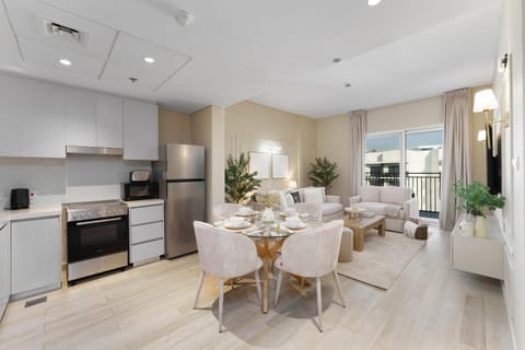 Dining area, kitchen