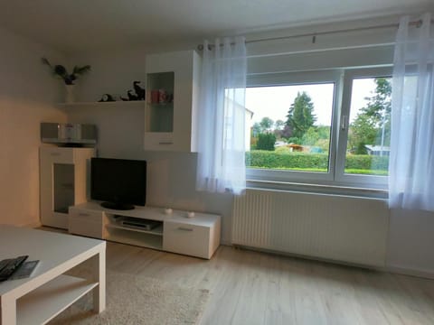 Moderne helle 2,5 Zimmer Wohnung mit großem Bad und Küche in Trossingen Condo in Villingen-Schwenningen