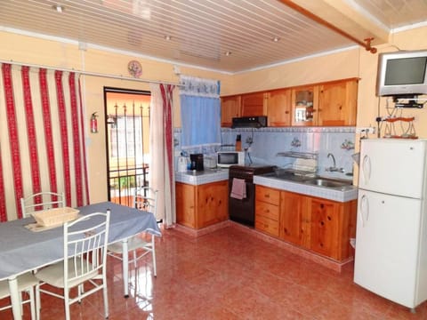 One bedroom house with shared pool balcony and wifi at Flic en Flac House in Flic en Flac