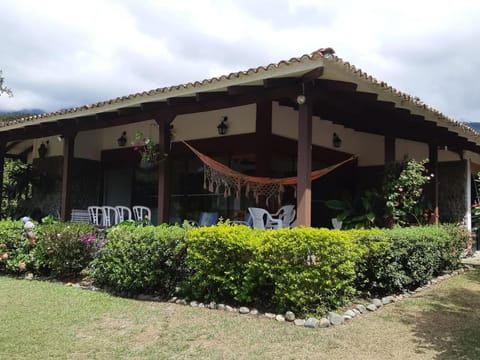 Property building, Facade/entrance, Garden