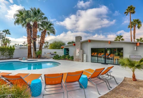 Iconic Mid-century Modern Vacation Home with Pool! House in Palm Springs