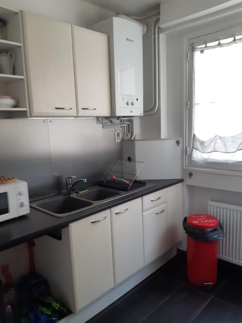 Kitchen or kitchenette, minibar, pet friendly, stove, toaster