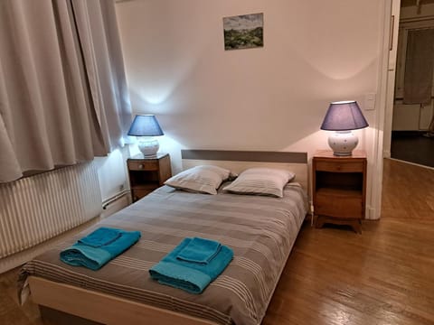 Charmant appartement au pied du château Condo in Gien