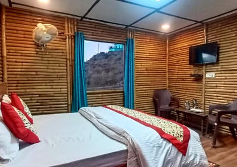 Bamboo Junction Resort - Kanatal, Valley & Mountain View Resort in Uttarakhand