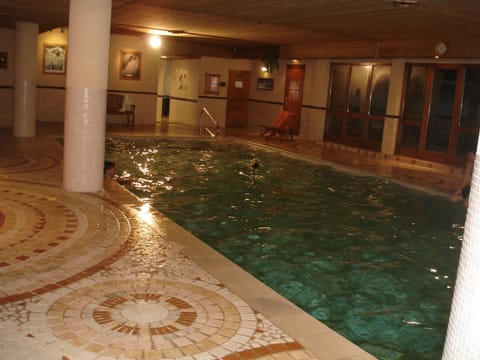 Sauna, Steam room, Swimming pool, Swimming pool