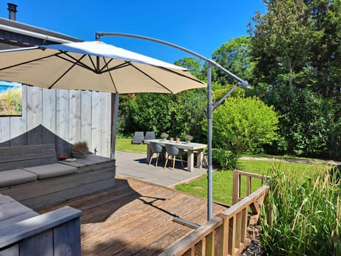 Zeeuwse Landhoeve Chalet Campground/ 
RV Resort in Brouwershaven