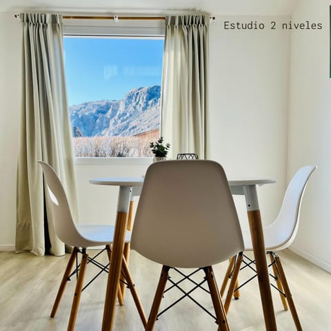 Dining area, Garden view, Mountain view