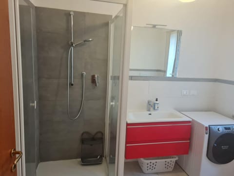 Shower, Bathroom, washing machine