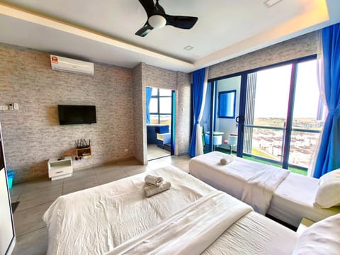 Lovely Chicks Homestay 5 -10pax 小转鸡主题民宿Atlantis Residence Melaka Condominio in Malacca