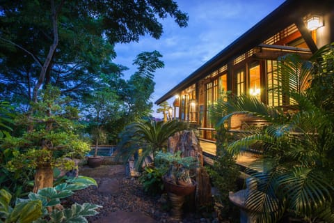 Cattani's Riverside Home Chalet in Laos