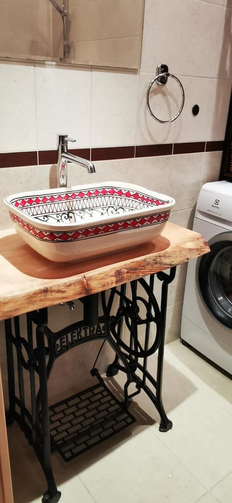 Przytulna kawalerka z ogrodem Apartment in Gdansk