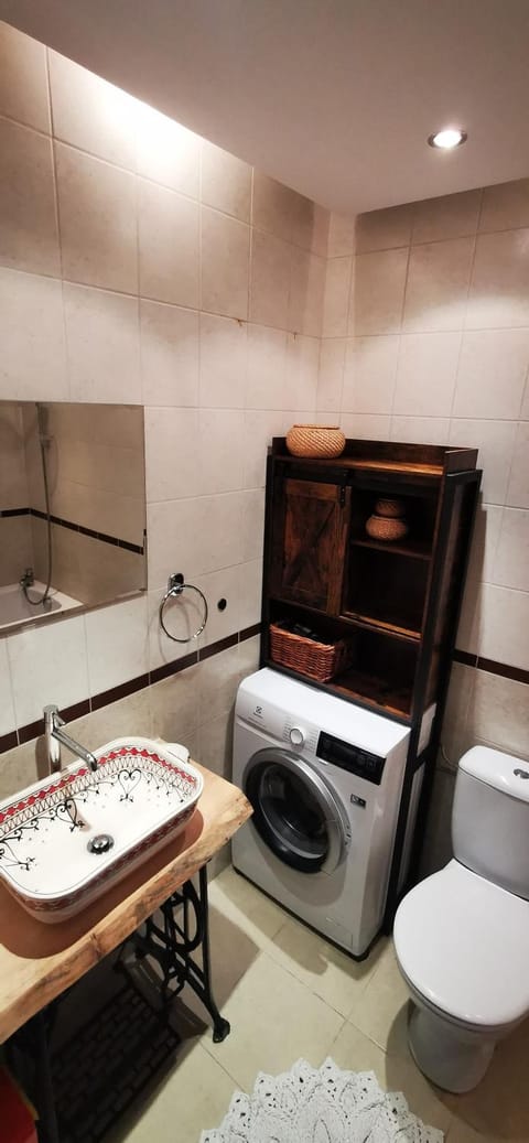 Przytulna kawalerka z ogrodem Apartment in Gdansk