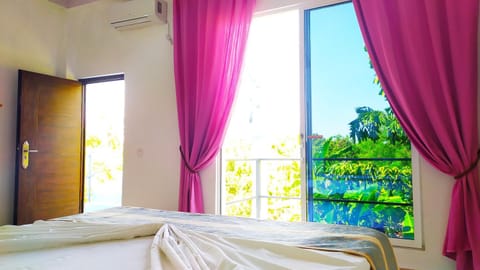 Bed, Balcony/Terrace, Photo of the whole room, Bedroom, air conditioner