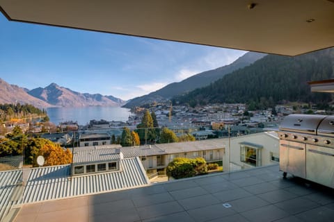 Top of the Lake by Relaxaway Holiday Homes House in Queenstown