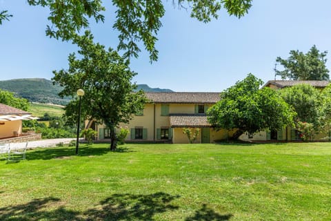 Abadia Farneto Farm Stay in Umbria