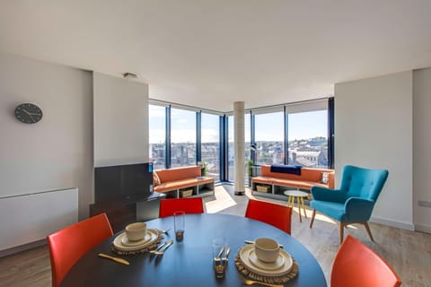 Living room, Seating area, Dining area, City view