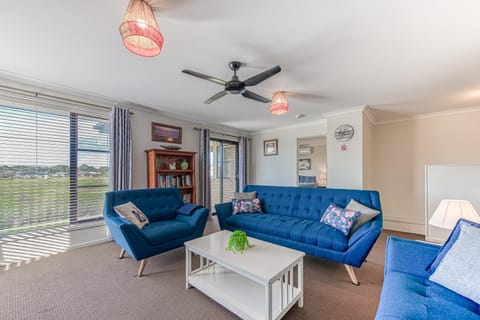 Seabreeze Haven -Wifi, Netflix, pet friendly beach house House in Cowes