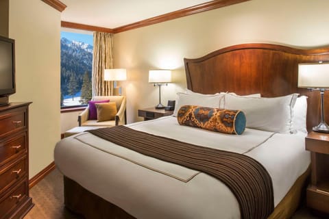 The Everline Resort and Spa, a Destination by Hyatt Hotel Resort in Palisades Tahoe (Olympic Valley)